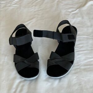 Easy Spirit Dark Gray/Black Strappy Sandals